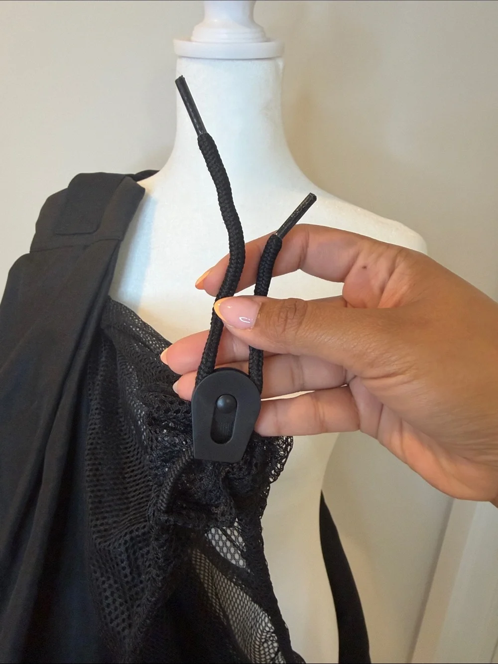 Black Hands-Free Pet Carrier Sling with Pocket
